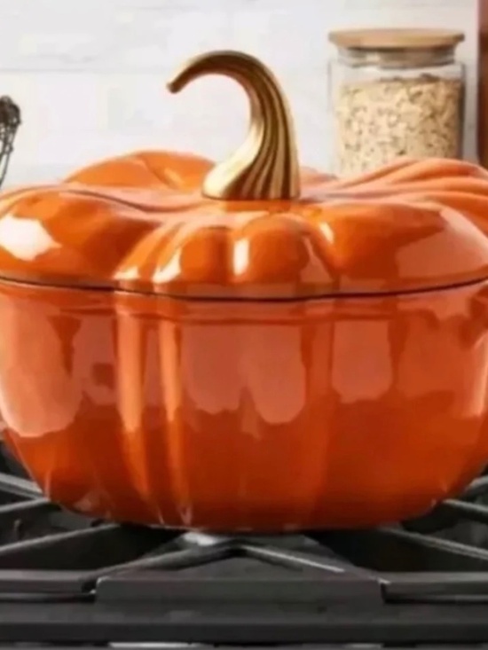 SMITH CLARK IRONWORKS Other - Halloween Smith & Clark Ironworks 4 qt Orange Pumpkin Cast Iron Dutch Oven New